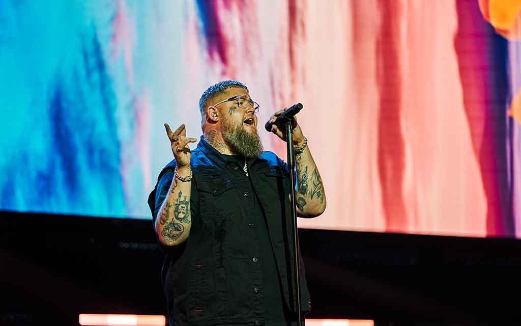 Rag'n'Bone Man stage visuals