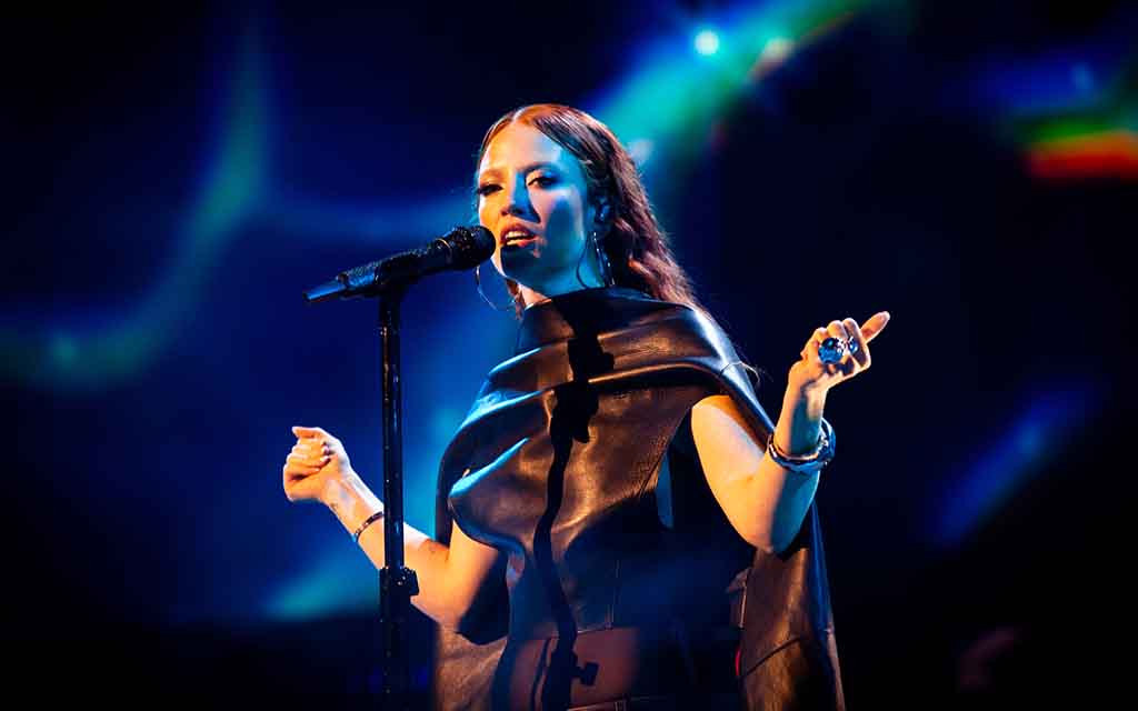 Jess Glynne stage visuals